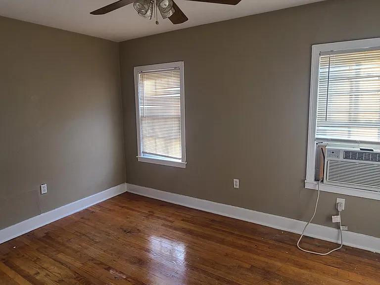 327 Decelle St #B — Photo 23