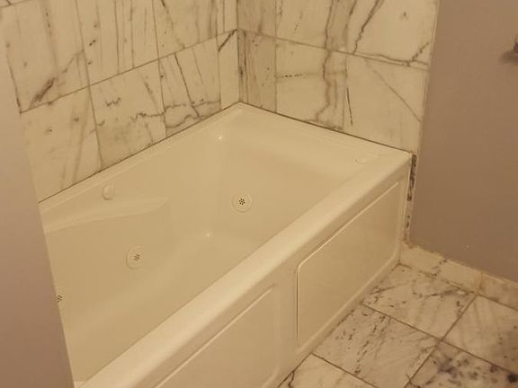 jacuzzi bathtub