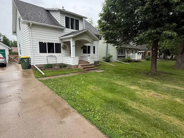 825 7th St SW, Pipestone, MN 56164