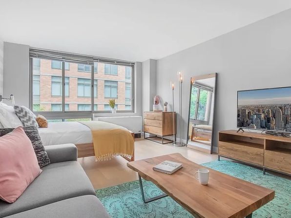 130 W 15th St APT 5F