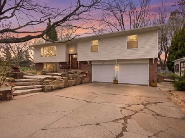 1100 W ONSTAD DRIVE, Marshfield, WI 54449