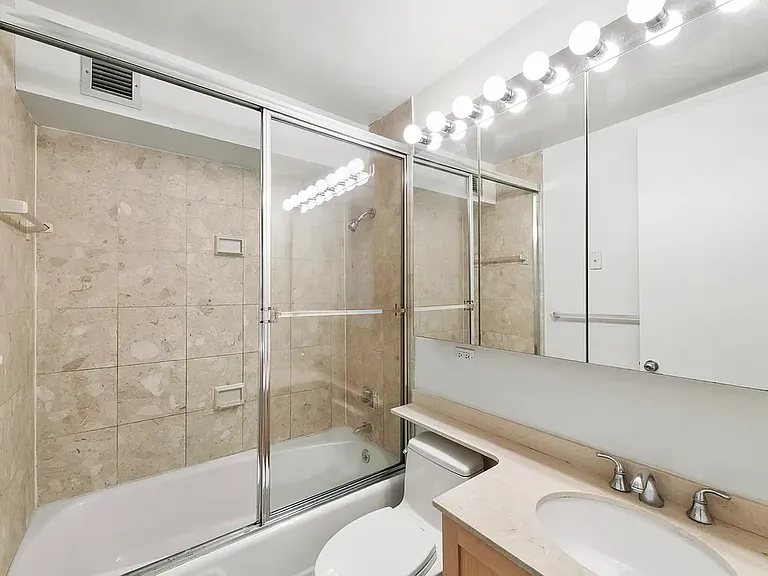 360 E 57th St #12B — Photo 6