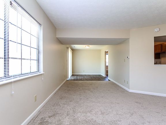 4th image of 718 Westridge South Dr