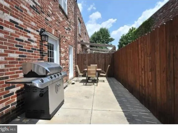 1726 Bainbridge St #B, Philadelphia, PA 19146