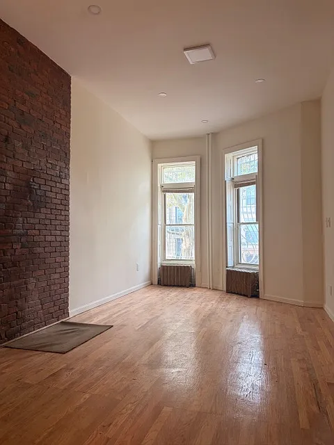 175 Underhill Avenue — Photo 3