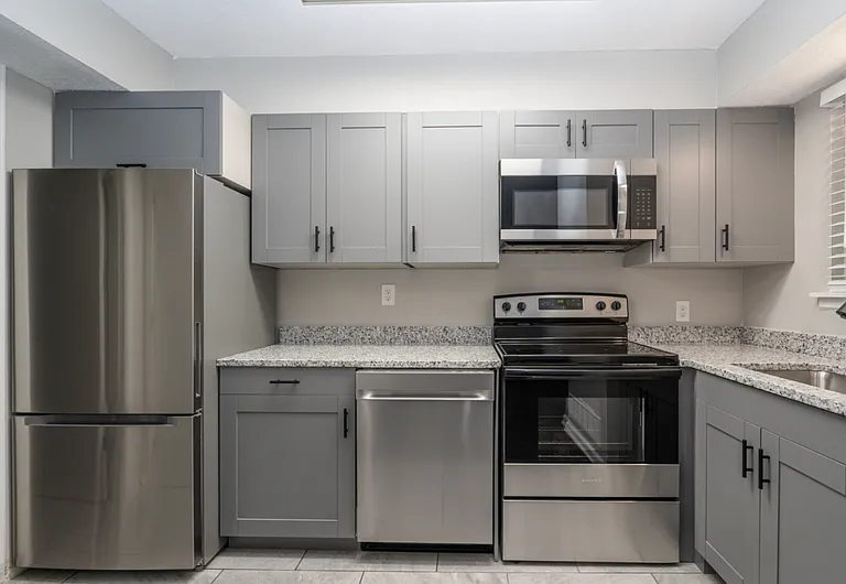 413 W 14th St #2 — Photo 1