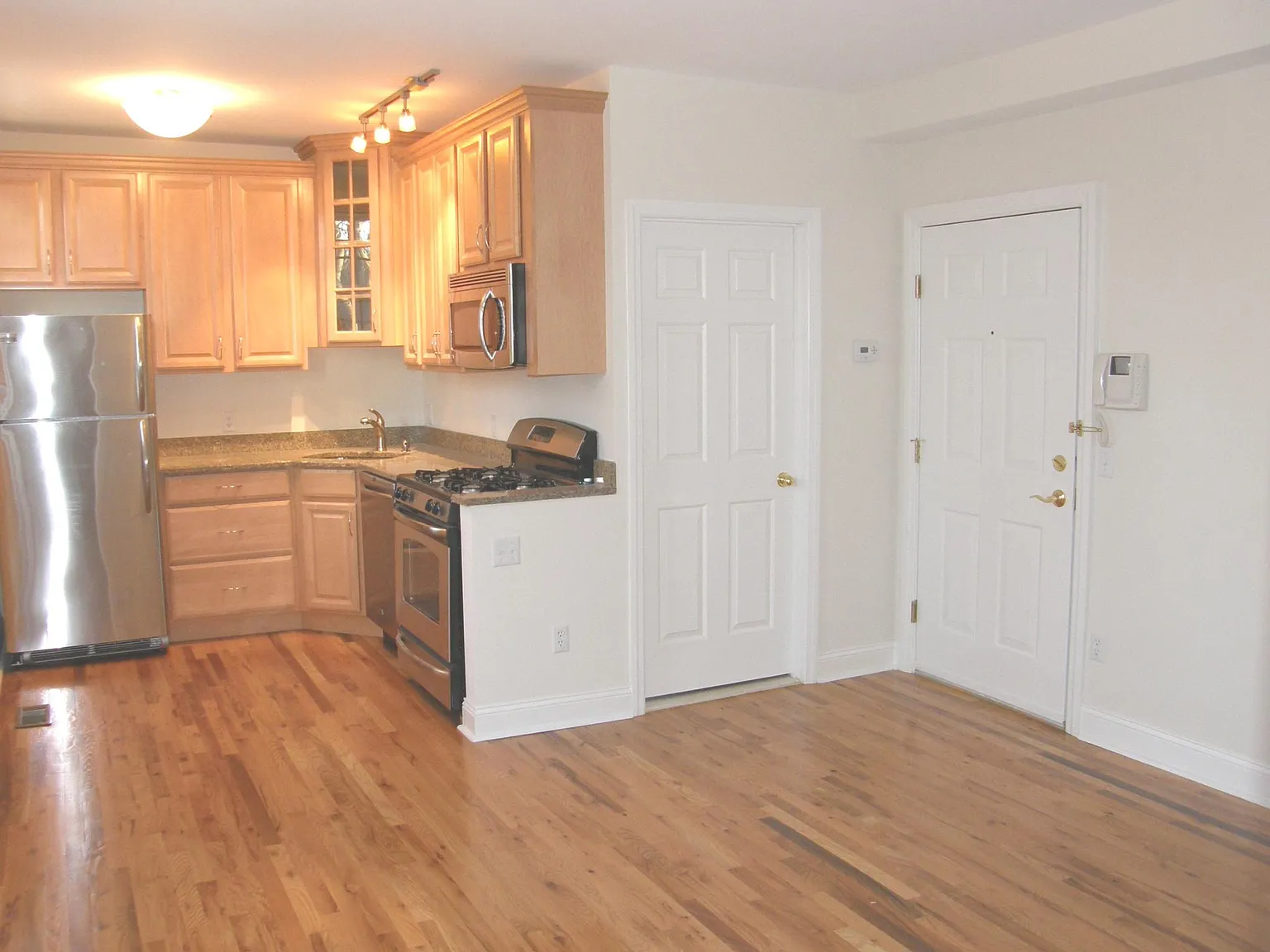 1 bed, $1,745 — Photo 3