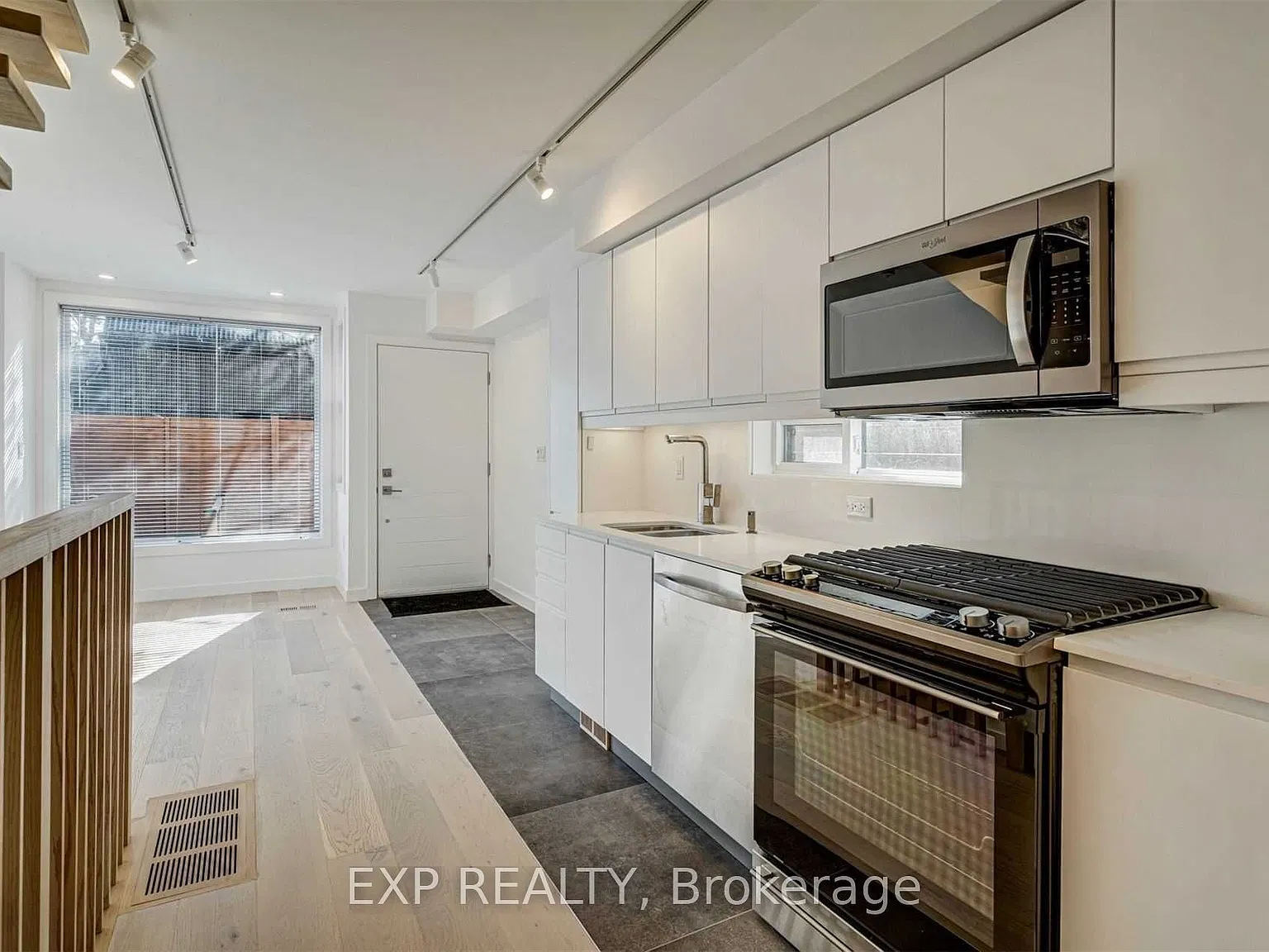 2 bed, $3,600 — Photo 3