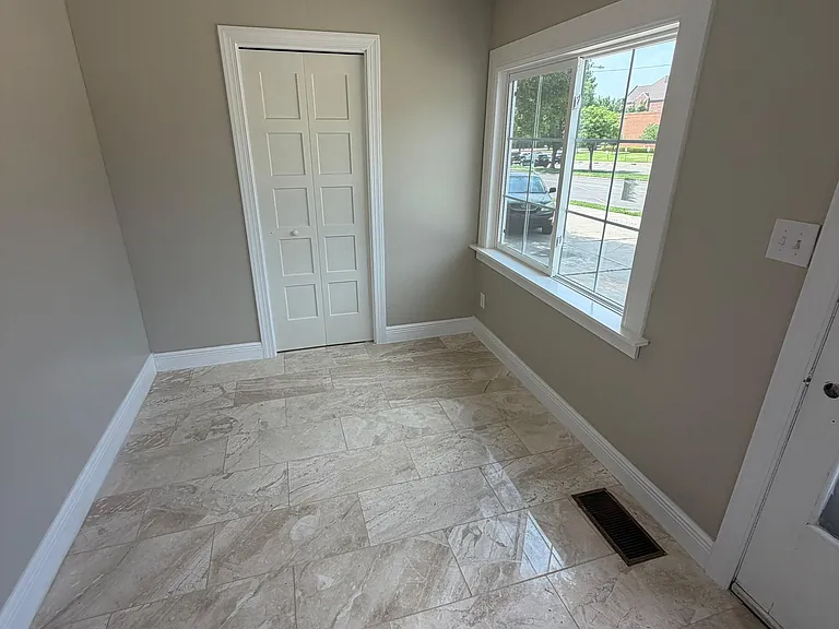 1812 NW 23rd St #1 — Photo 16