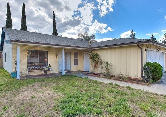 2nd image of 623 W Nocturne Ct
