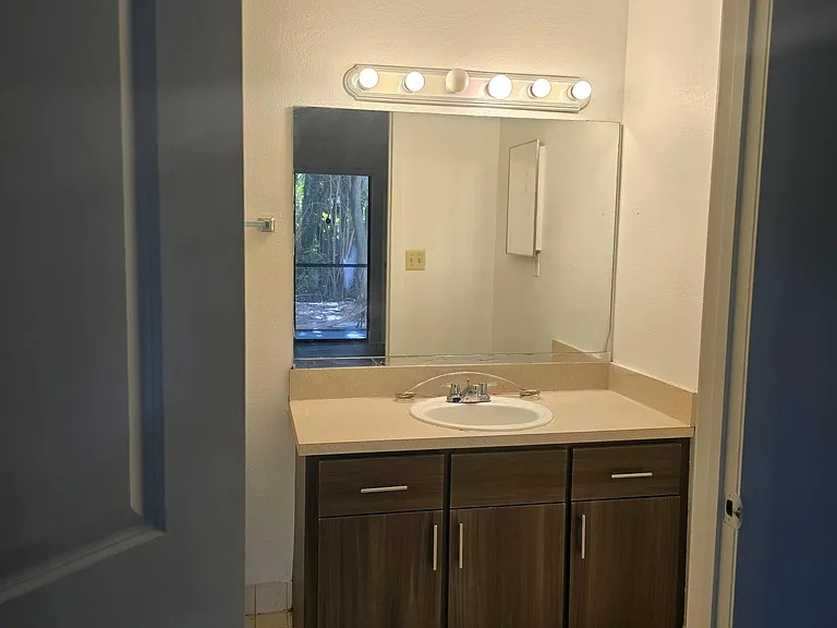 2445 SW 18th Ter #902 — Photo 7