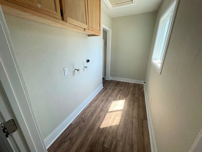 10507 S San Pedro St — Photo 5