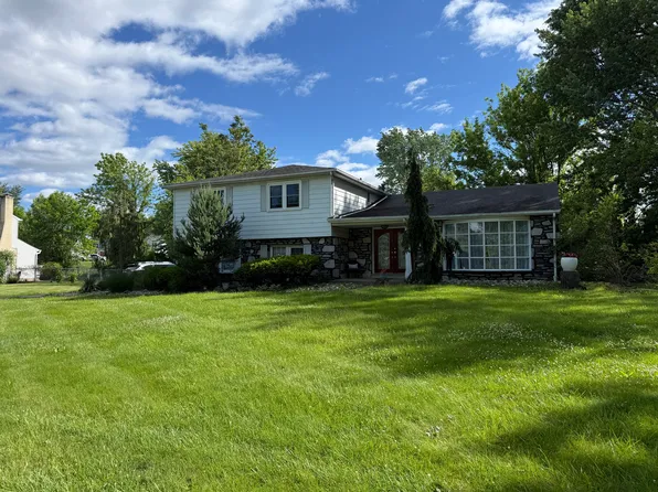 806 Warfield Ln, Huntingdon Valley, PA 19006