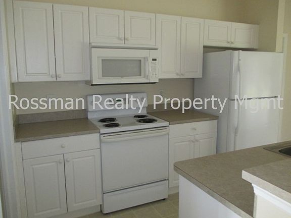 4th image of 3307 NW Juanita Pl