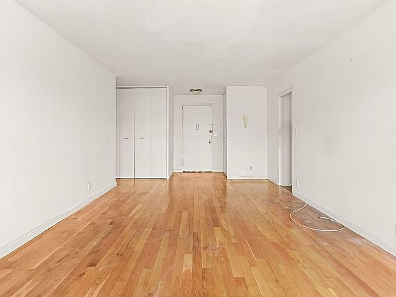5th image of 555 Kappock St APT 11J