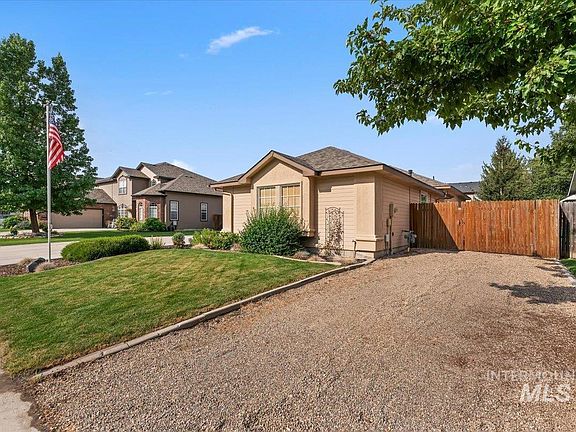 3rd image of 2065 S Trapper Cove Ave