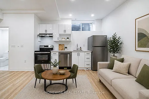 11 Craig Cres #LOWER Photo 1