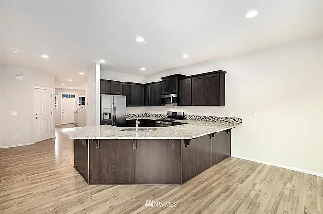 2730 Saga Ct NE — Photo 23