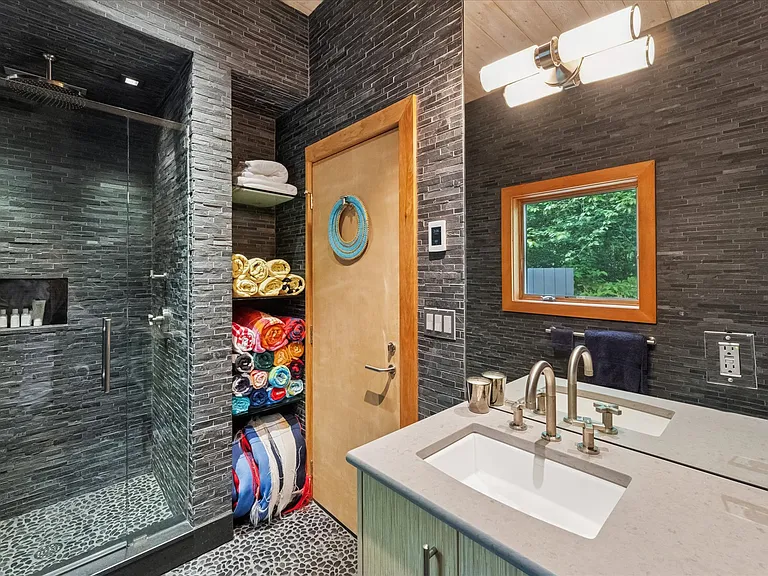 325 Narrow Ln — Photo 36