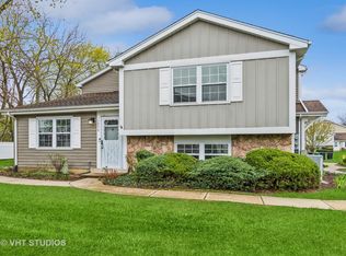 1470 Timber Trl #16A, Wheaton, IL 60189