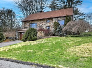 33 Placid St, Trumbull, CT 06611