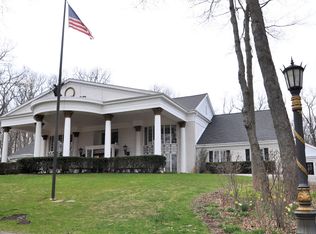 S55W22892 Woodside Dr, Town of waukesha, WI 53189