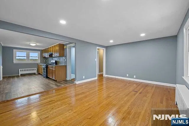3 bed, 1.0 bath, $2,600 — Photo 2