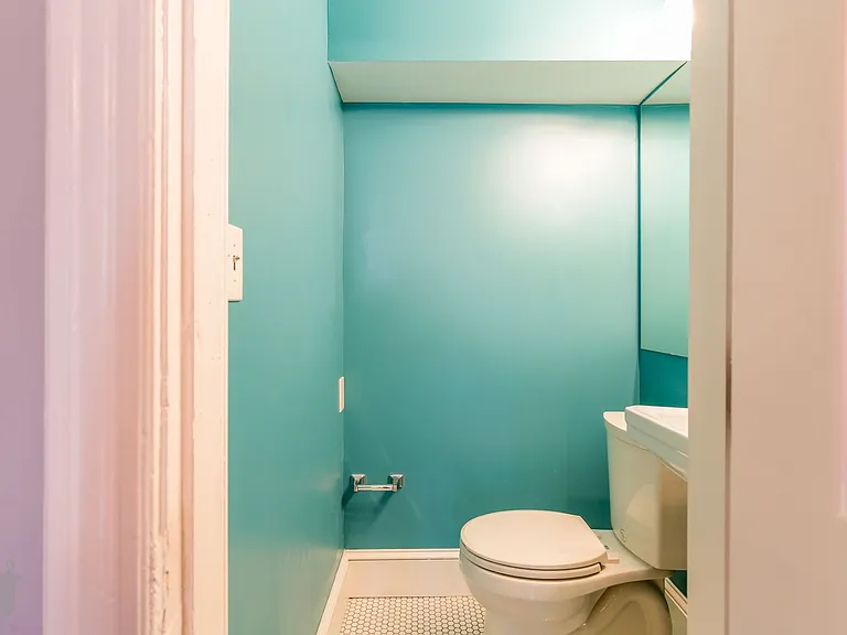 742 Harvard St NW — Photo 18