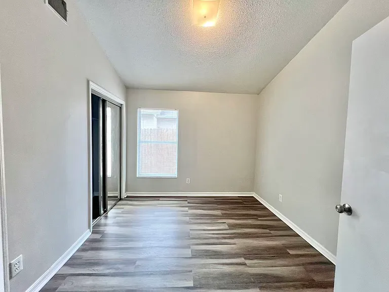 1275 Adirondack Ct — Photo 12