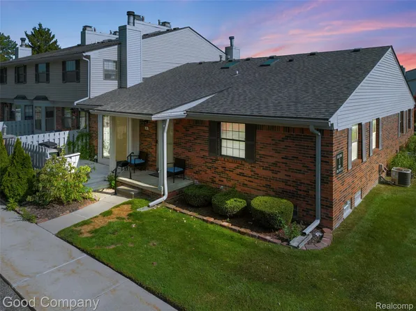 1801 Vine Way Dr APT 4, Canton, MI 48188