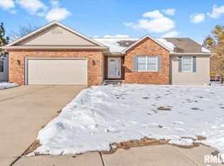 5205 Bunting Rd, Springfield, IL 62711
