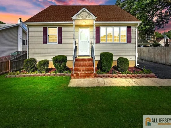 18 Woodland Rd, Spotswood, NJ 08884