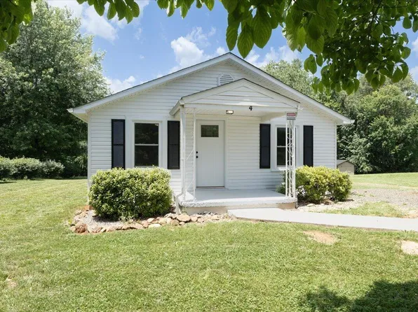 4 Chigger Ridge Ln, Rocky Mount, VA 24151