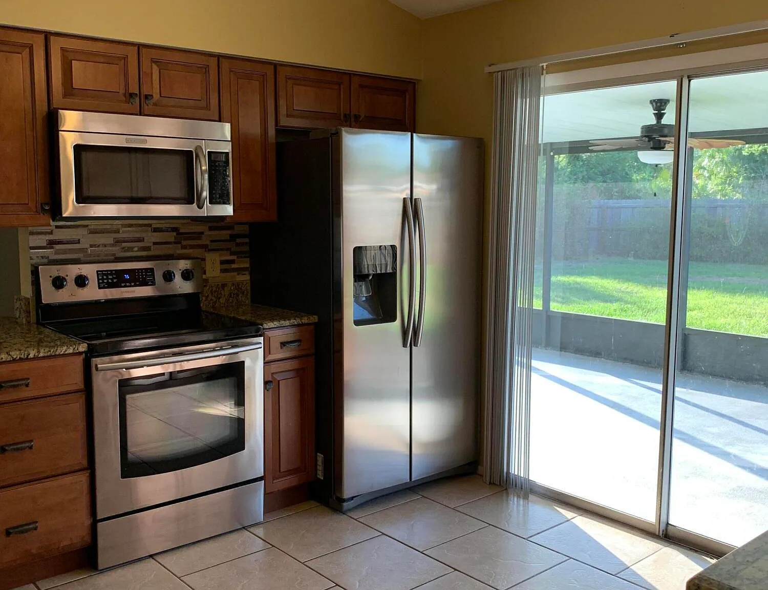 3 bed, 2.0 bath, 1346 sqft, $1,950 — Photo 3