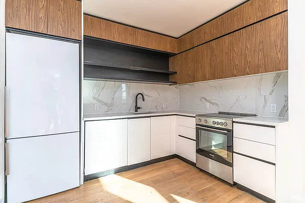 Rented by Artur Gutman, LREB | media 30