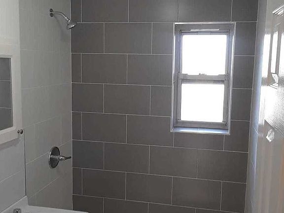 5th image of 9134 195th St APT 4H
