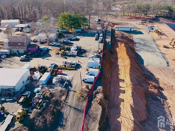 2nd image of 9 Major Rd