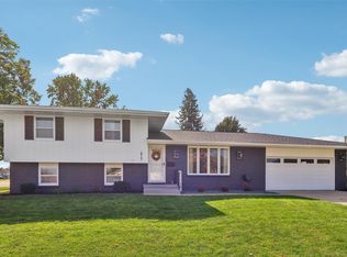 617 SE 10th St, Ankeny, IA 50021