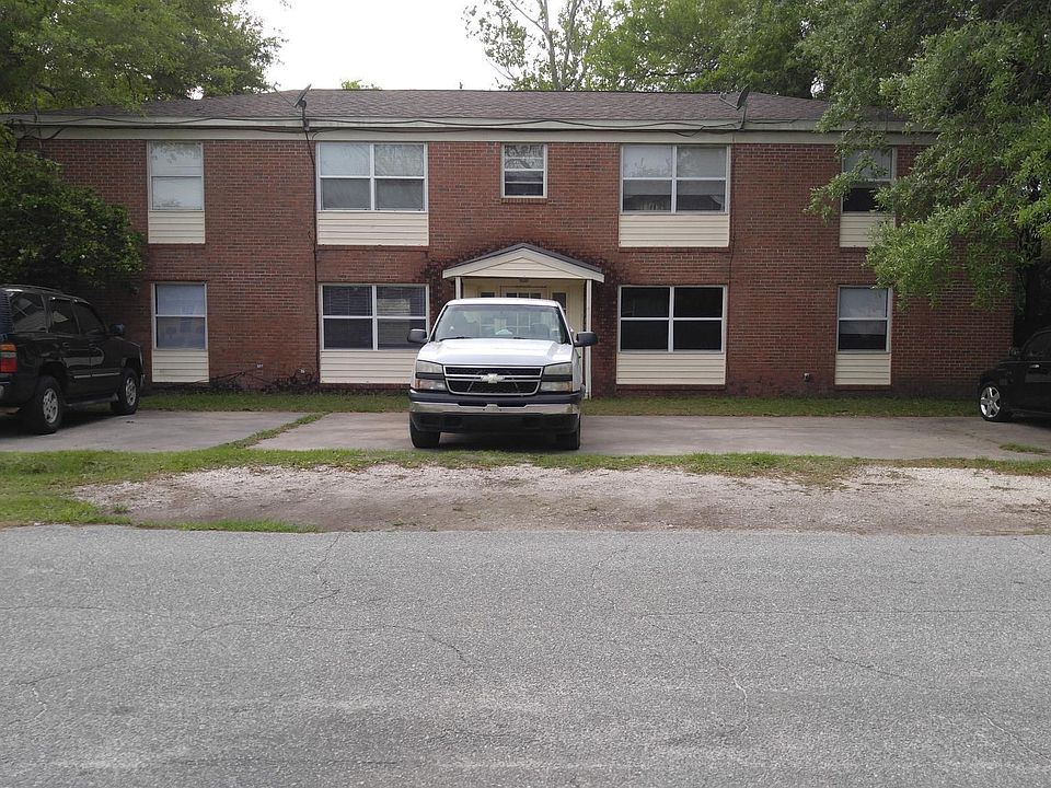 Street view. Great parking.