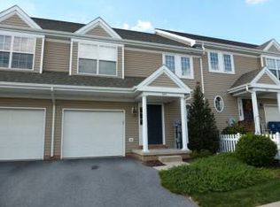 646 Courthouse Cir, Lititz, PA 17543