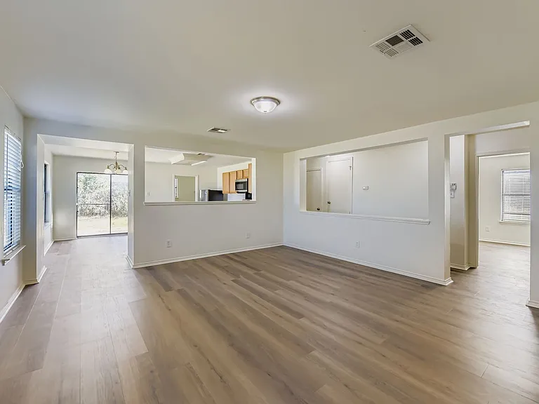 101 Bandara Woods Blvd — Photo 3