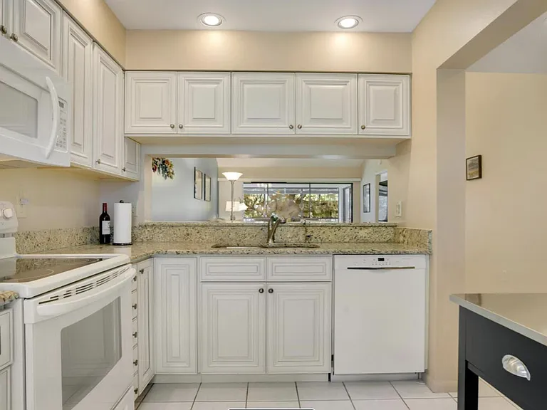 4863 Winslow Beacon — Photo 4