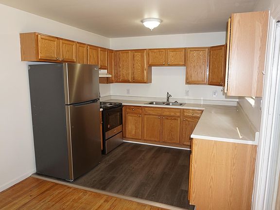 3rd image of 18 Curt Blvd