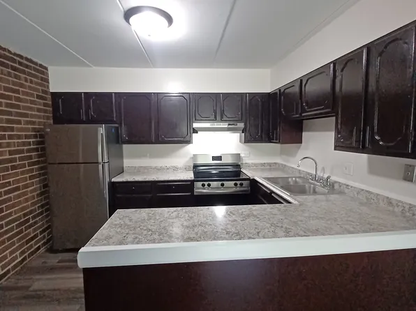 3703 James St #3H, McHenry, IL 60050