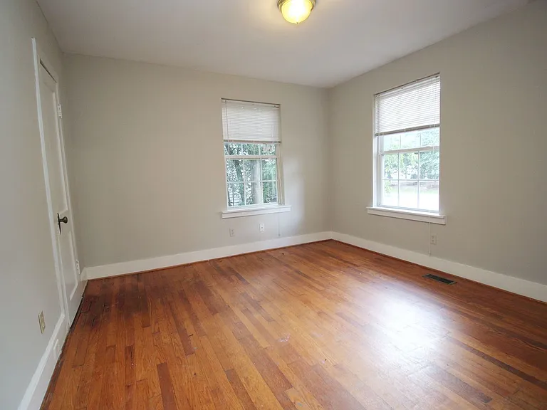 1141 Virginia St — Photo 13
