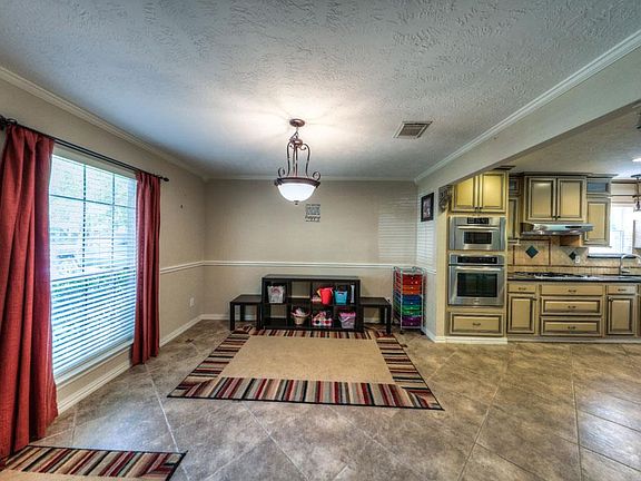 4th image of 1024 Glenview Dr
