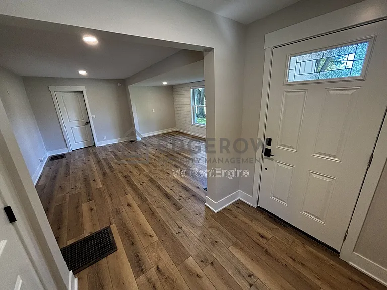 10710 2nd Ave NW — Photo 3