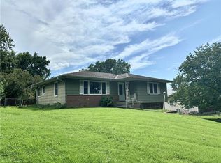 3426 Auburn Dr, Saint Joseph, MO 64506