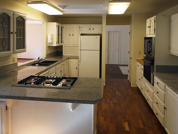 Kitchen Too