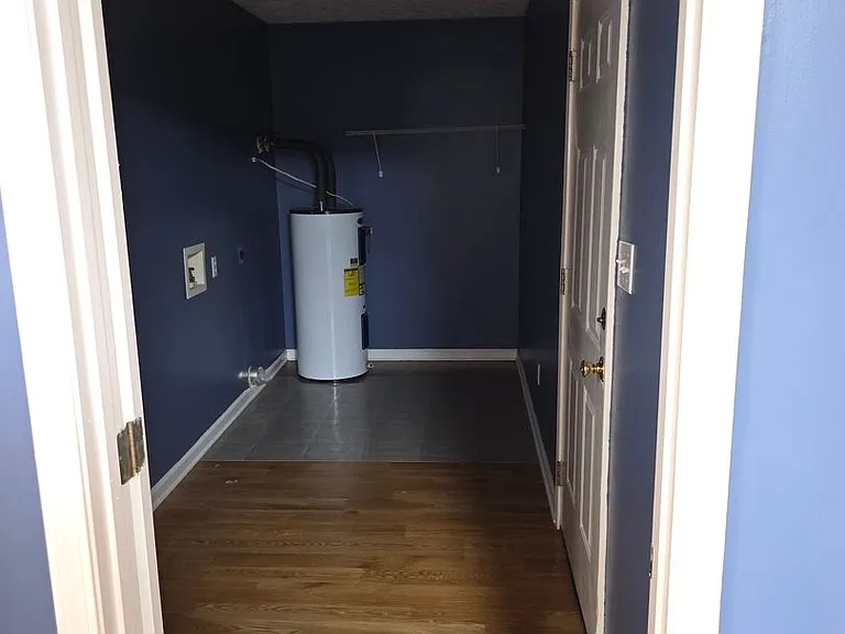 103 Stanford Cir #9 — Photo 8